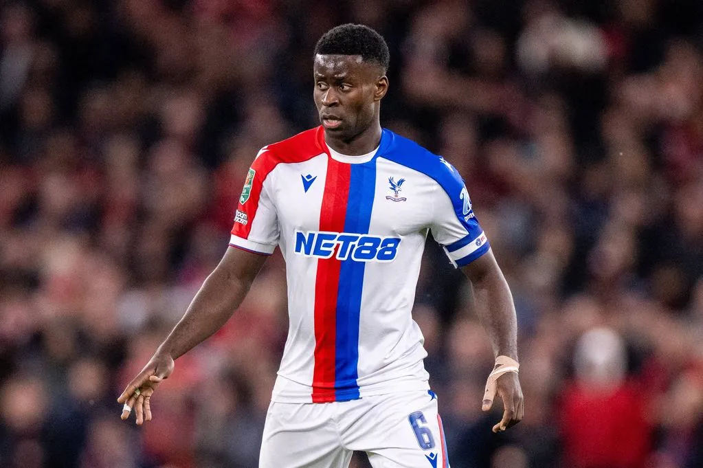 Marc Guehi – Thủ Lĩnh Thép Bảo Vệ Hàng Thủ Crystal Palace